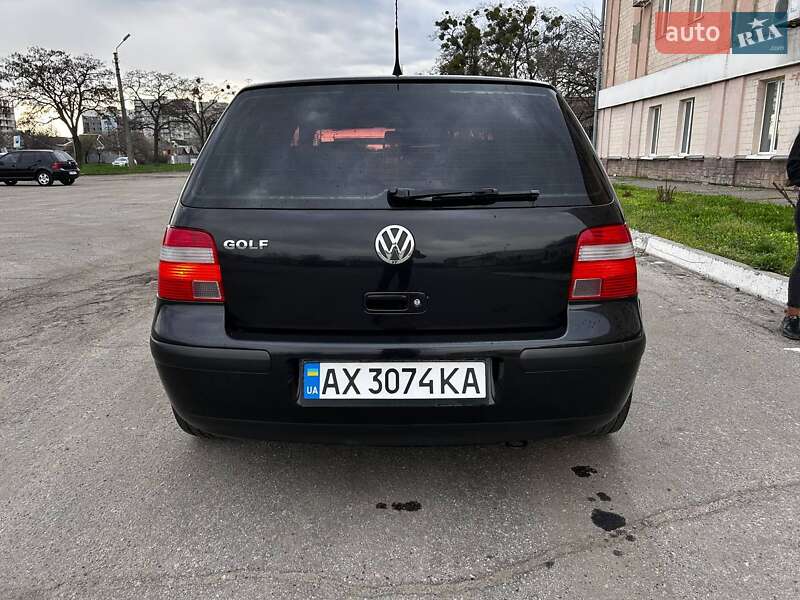 Хэтчбек Volkswagen Golf 2001 в Полтаве
