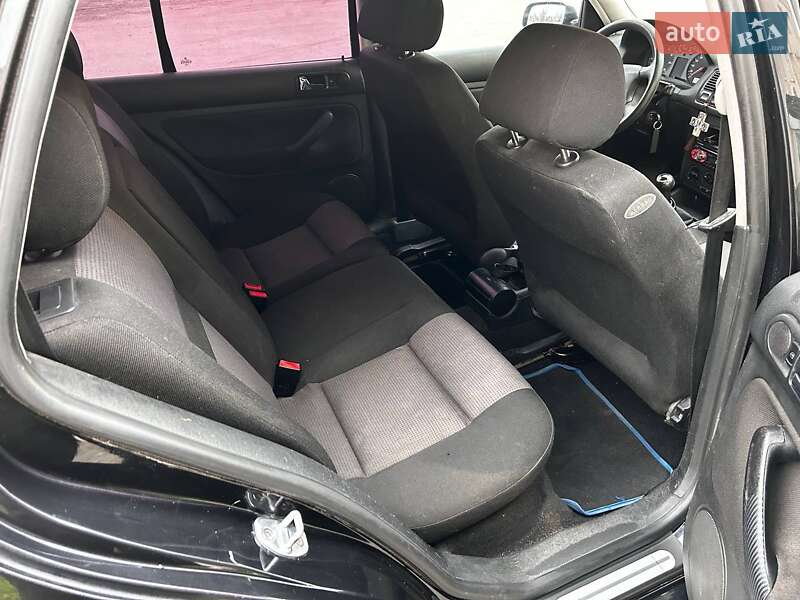 Хэтчбек Volkswagen Golf 2001 в Полтаве