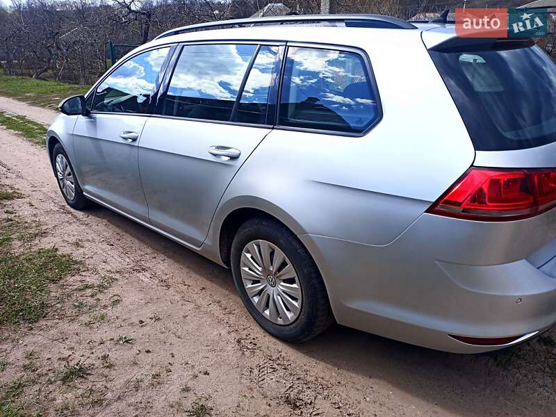 Універсал Volkswagen Golf 2014 в Богодухіву