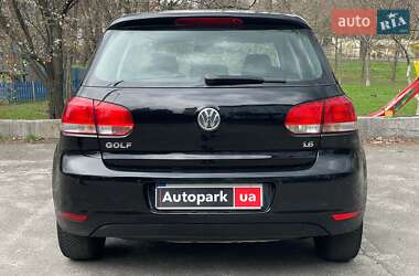 Хэтчбек Volkswagen Golf 2010 в 