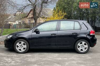 Хэтчбек Volkswagen Golf 2010 в 