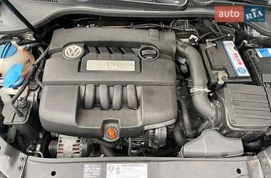Хэтчбек Volkswagen Golf 2010 в 