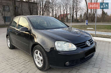 Хэтчбек Volkswagen Golf 2006 в 