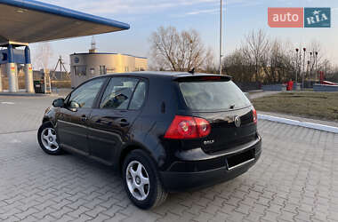 Хэтчбек Volkswagen Golf 2006 в 