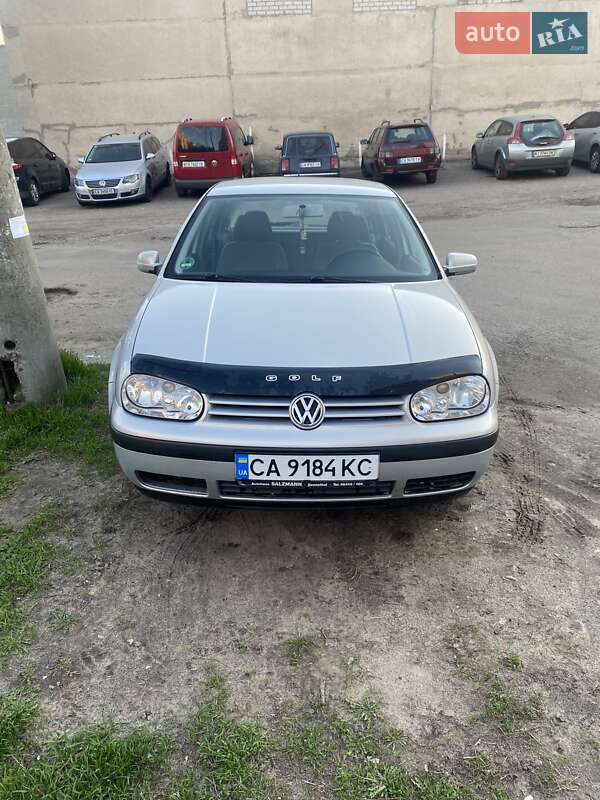 Хетчбек Volkswagen Golf 1999 в Черкасах