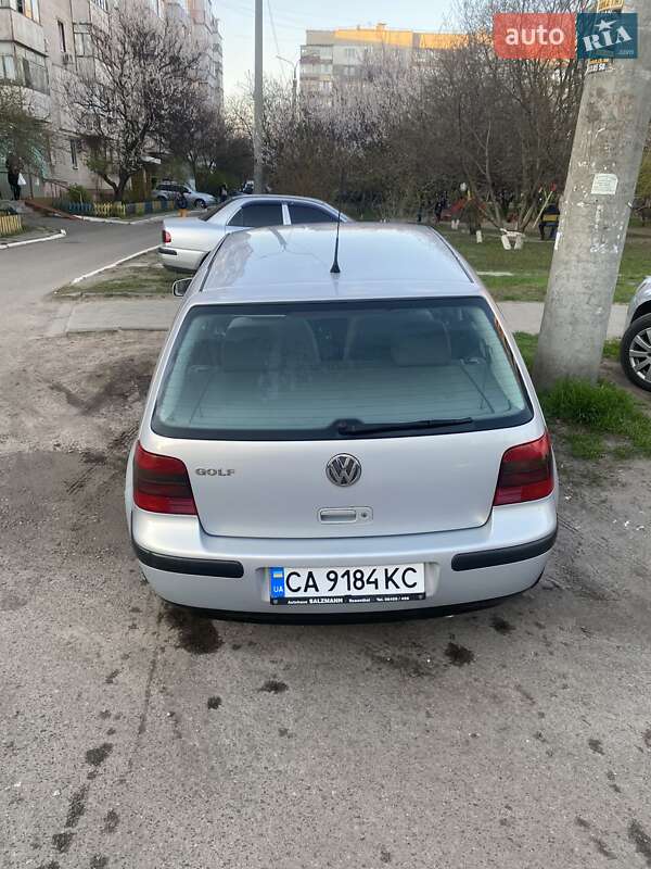Хетчбек Volkswagen Golf 1999 в Черкасах