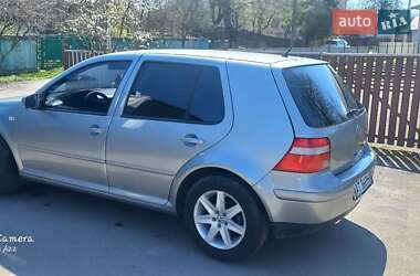Хетчбек Volkswagen Golf 2003 в 