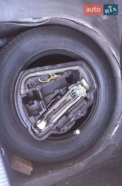 Хетчбек Volkswagen Golf 2003 в 