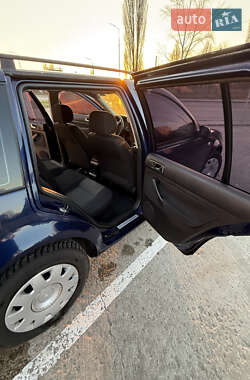 Универсал Volkswagen Golf 2003 в 