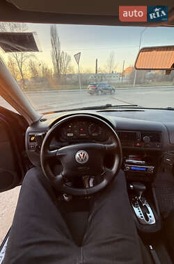 Универсал Volkswagen Golf 2003 в 