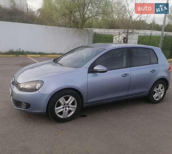 Хэтчбек Volkswagen Golf 2011 в Ужгороде