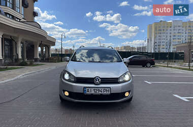 Універсал Volkswagen Golf 2012 в 