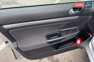 Універсал Volkswagen Golf 2012 в 