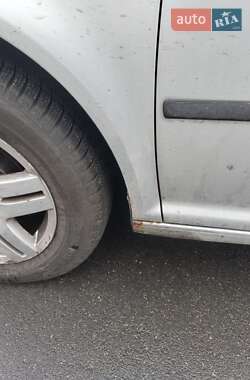 Хэтчбек Volkswagen Golf 2001 в 