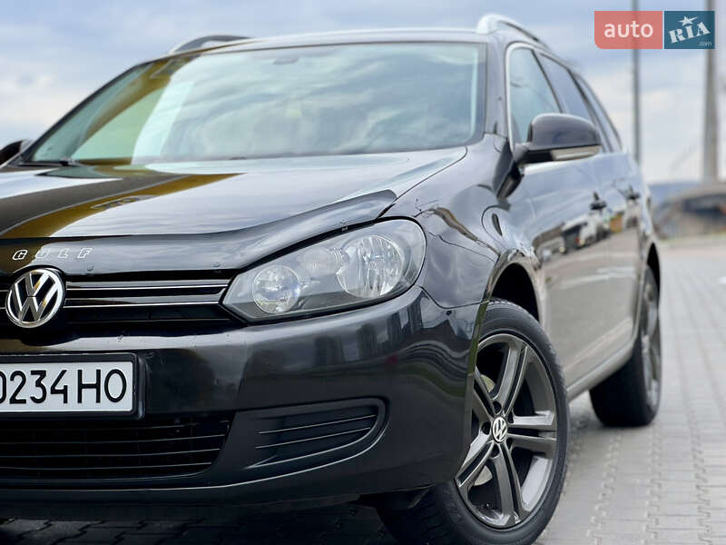 Универсал Volkswagen Golf 2010 в Киеве