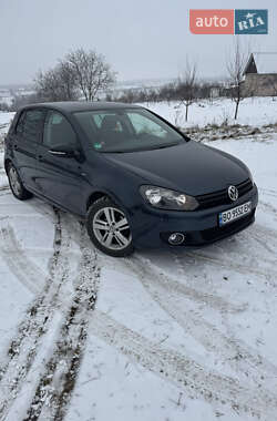 Хэтчбек Volkswagen Golf 2012 в 