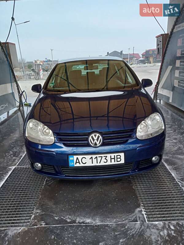 Хетчбек Volkswagen Golf 2008 в Луцьку