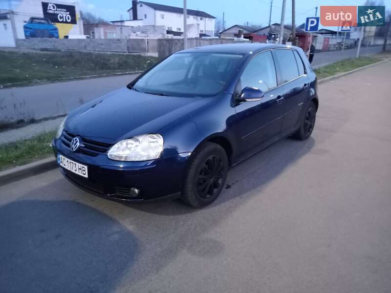 Хетчбек Volkswagen Golf 2008 в Луцьку