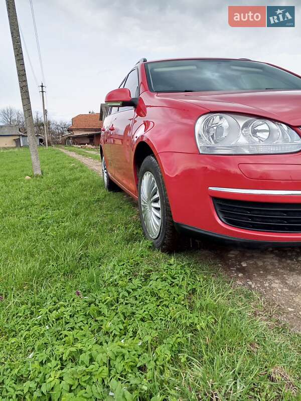 Универсал Volkswagen Golf 2009 в Косове