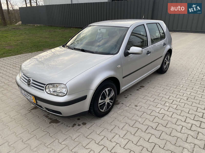 Хэтчбек Volkswagen Golf 2002 в Бучаче