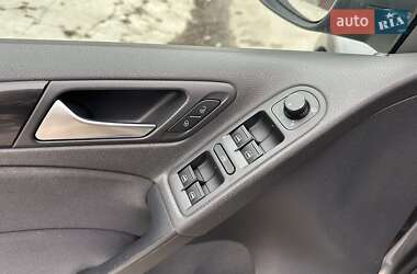 Хэтчбек Volkswagen Golf 2009 в 