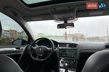 Универсал Volkswagen Golf 2018 в 