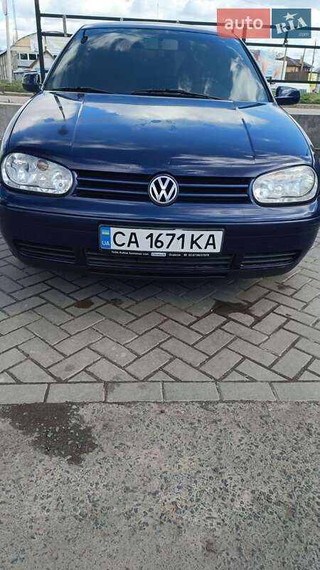 Хэтчбек Volkswagen Golf 2002 в Корсуне-Шевченковском