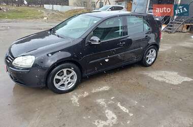 Хэтчбек Volkswagen Golf 2006 в 