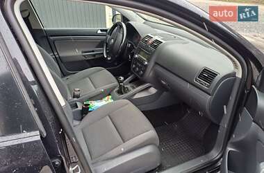 Хэтчбек Volkswagen Golf 2006 в 