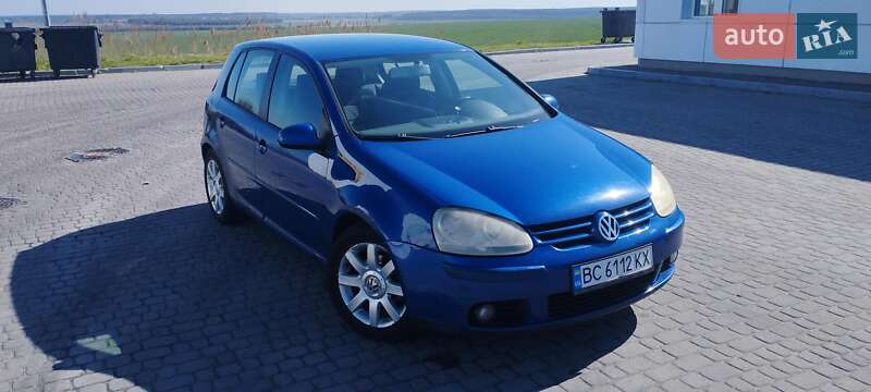Хетчбек Volkswagen Golf 2004 в Рава-Руській