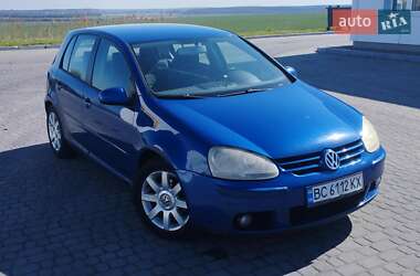 Хэтчбек Volkswagen Golf 2004 в 