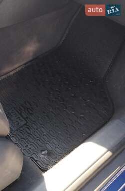 Хэтчбек Volkswagen Golf 2004 в 