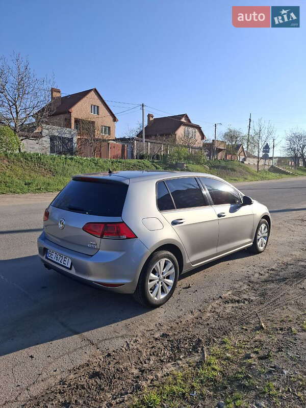 Хэтчбек Volkswagen Golf 2016 в Николаеве