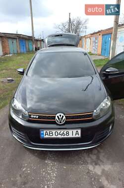 Хетчбек Volkswagen Golf 2011 в 