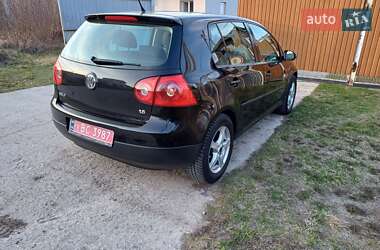 Хэтчбек Volkswagen Golf 2006 в 