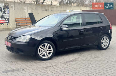 Хэтчбек Volkswagen Golf 2005 в 