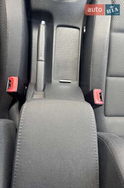 Хэтчбек Volkswagen Golf 2005 в 