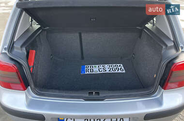 Хэтчбек Volkswagen Golf 2000 в 