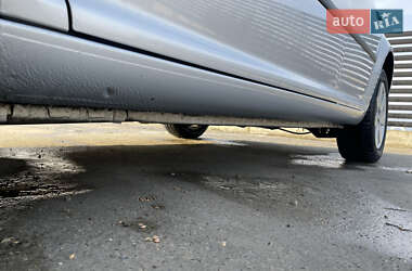 Хэтчбек Volkswagen Golf 2000 в 