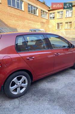 Хетчбек Volkswagen Golf 2009 в 