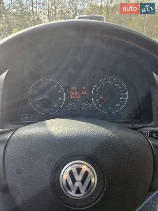 Хэтчбек Volkswagen Golf 2007 в Киеве