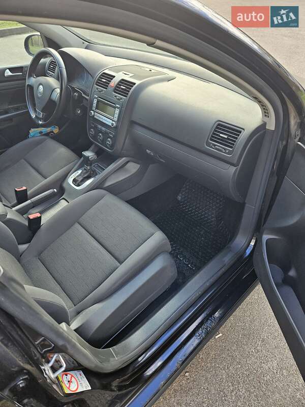 Хэтчбек Volkswagen Golf 2007 в Киеве