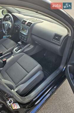Хэтчбек Volkswagen Golf 2007 в 