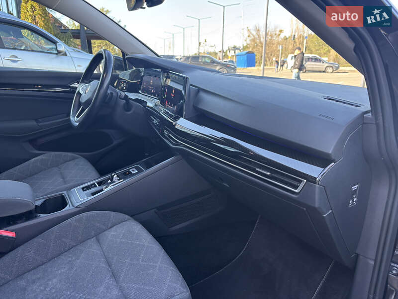 Хэтчбек Volkswagen Golf 2020 в Киеве