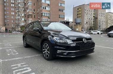 Универсал Volkswagen Golf 2019 в 