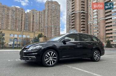 Универсал Volkswagen Golf 2019 в 