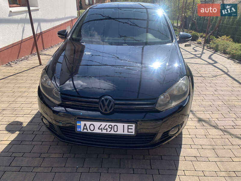 Хетчбек Volkswagen Golf 2009 в 