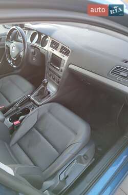 Хэтчбек Volkswagen Golf 2014 в 