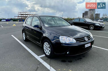 Хэтчбек Volkswagen Golf 2009 в 