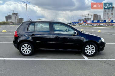 Хэтчбек Volkswagen Golf 2009 в 